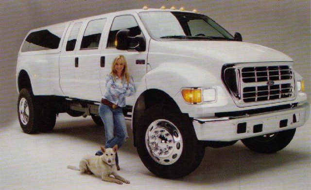 Как выглядит внутри Toyota Sequoia SUV