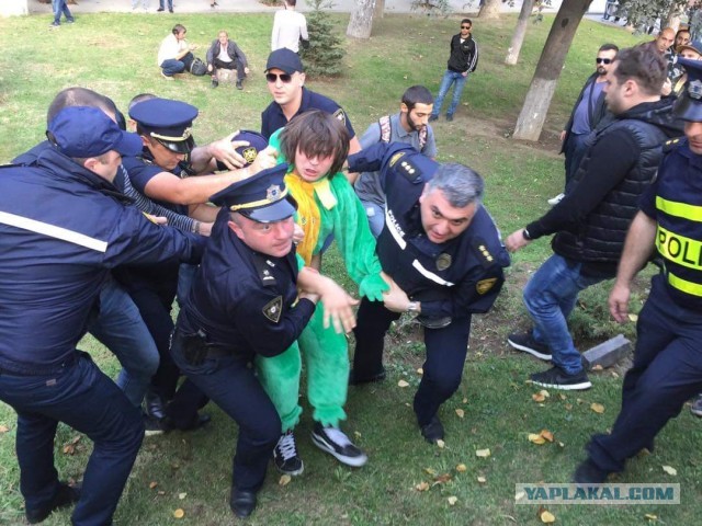 Германия, Гамбург: полиция против тоженемца