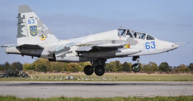 Украинский Су-25 выходит из чата