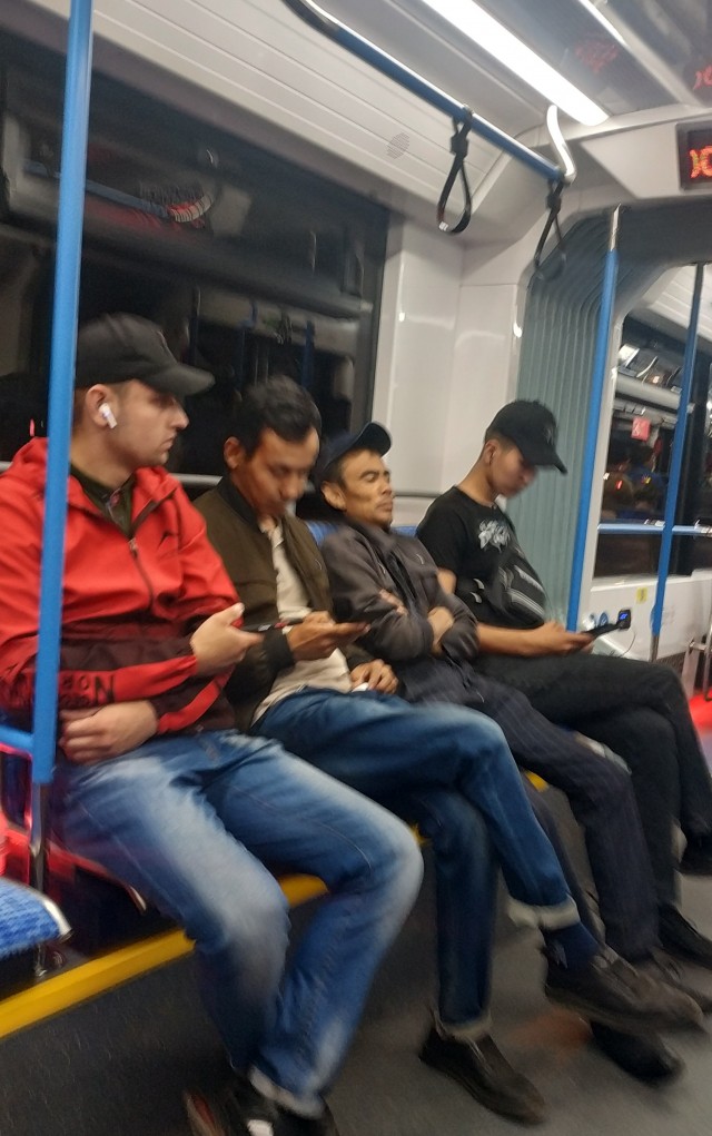 Вот нах так жить?