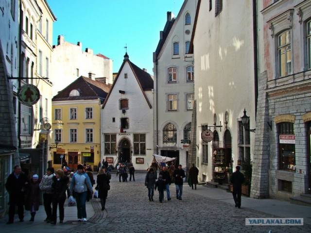 И целого мира мало!