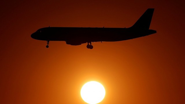 Финляндия и Эстония впустили в свое небо самолеты из России