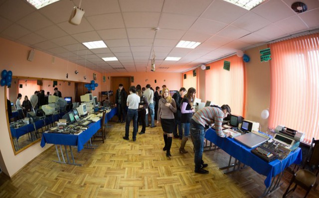 В БГУИРе проходит выставка ретрокомпьютеров