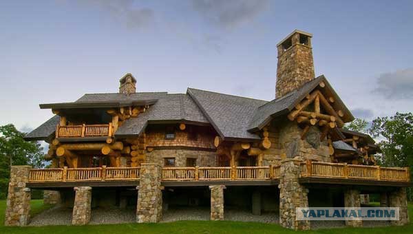 Дом из дикого сруба в стиле Рустик