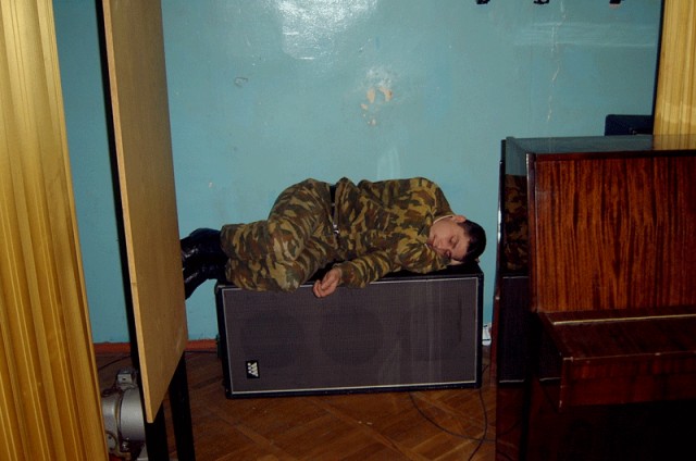 Сладкий сон танкиста (2 фото)