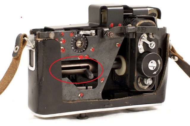 Чтобы никто не догадался. Советская шпионская фотокамера, замаскированная под фотокамеру, запутала аукционистов