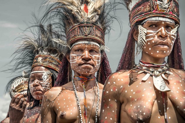 Редкие снимки представителей племени Дани, которое съело наследника Рокфеллера 60 лет назад