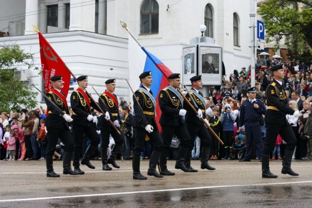 Морпехи ВС РФ зачищают Мариуполь.