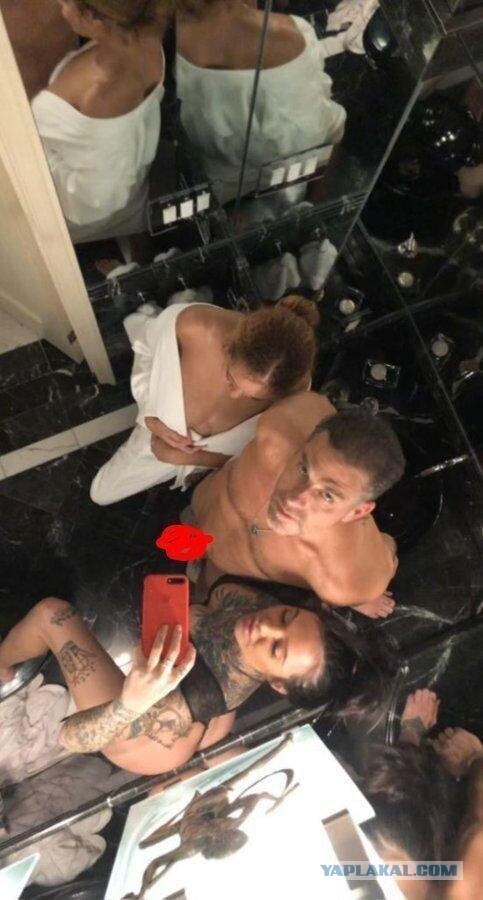 Сынок президента США как всегда развлекается с проститутками и наркотиками.