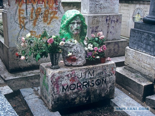 В Санкт-Петербурге осквернили могилу Михаила Горшенева