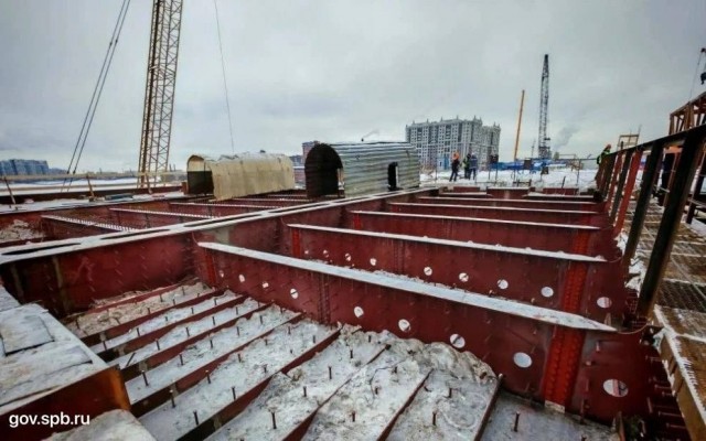 В Петербурге появилась еще одна разводная переправа