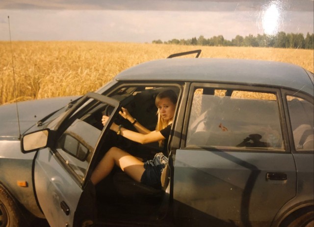 Девчата из 90-х и 00-х