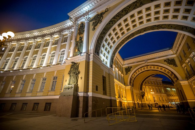 Белые мосты и разводные ночи