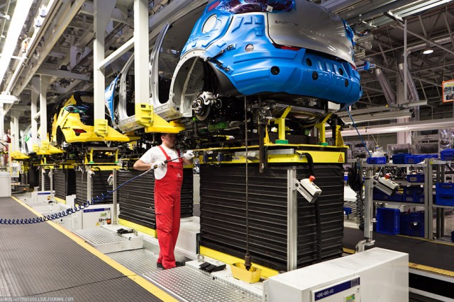 Производство автомобилей KIA на заводе в Словакии
