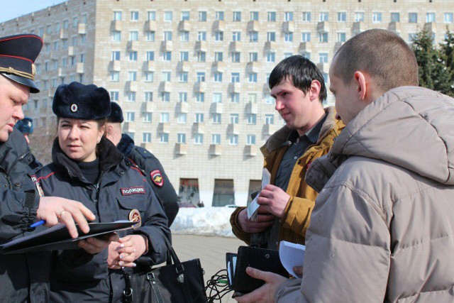 В Архангельске задержали десять участников бессрочной акции против строительства мусорного полигона в Шиесе