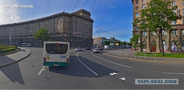Он видел что я поворачиваю и не пропустил!
