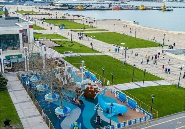 Со спортплощадки нового ЖК прогоняют пацанов с других домов. Норм?
