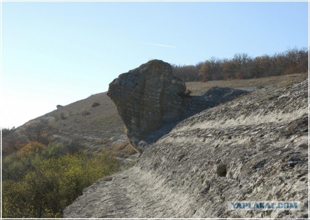 Крым. Бакла. Пещерный город.
