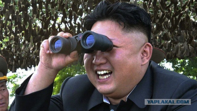 Президент Южной Кореи объявил военное положение в стране