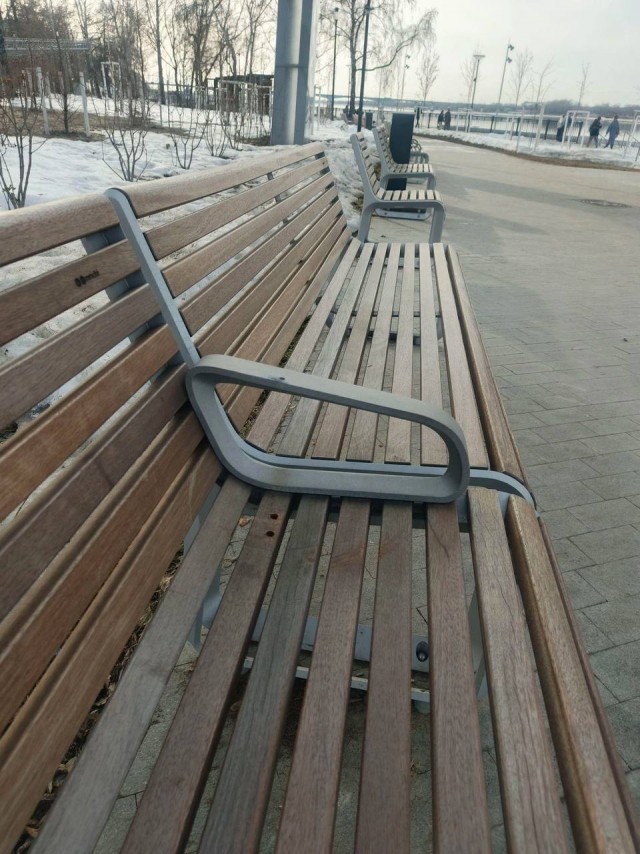 В Перми мужчина и женщина украли скульптуру «Мишка с посикунчиком»