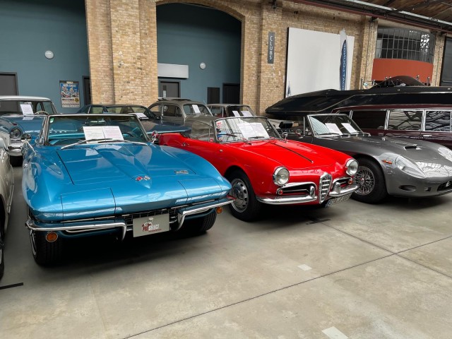 72 года Chevrolet Corvette. Немного красивых фото.