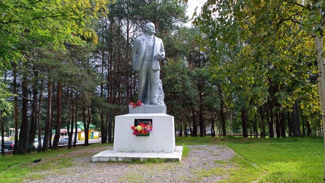 Ленин разный