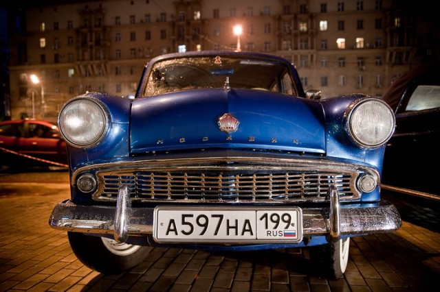 Ночная гонка ретро-автомобилей "Огни Москвы"