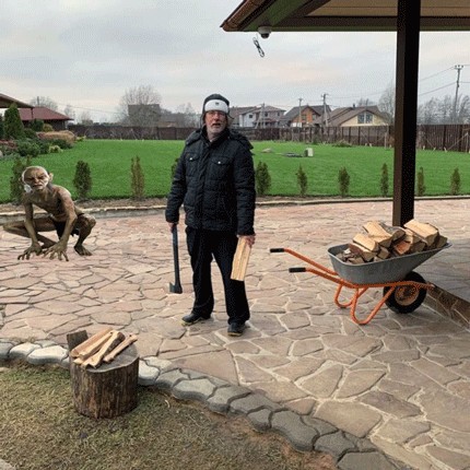 Дровишки в баню или "Гоблин" Пучков попал на фотожабу