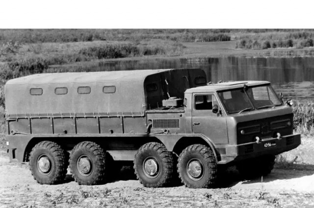 ГАЗ-44: плавающий грузовик из Советского Союза