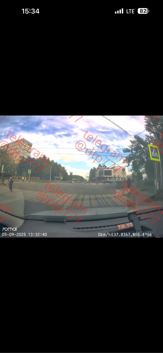 Вежливый учитель придурок.