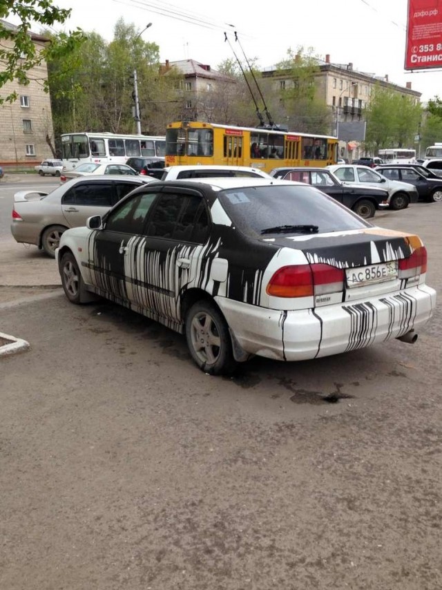 Креативный рисунок на BMW