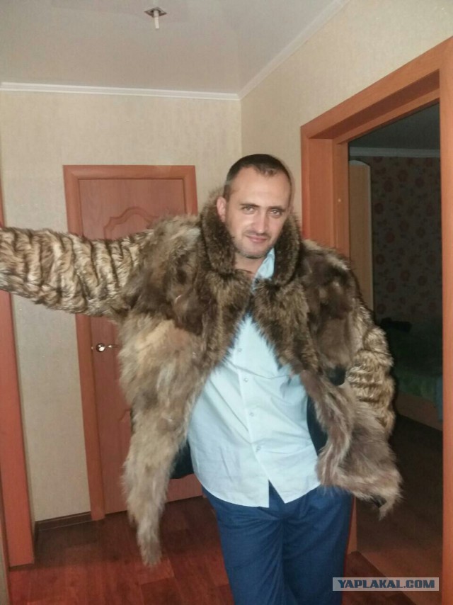 Натуральная гнида в погонах капитана и справкой вместо удостоверения