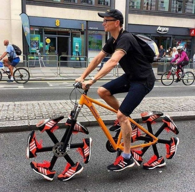 А лягушат не хотите ли?