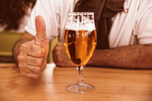 Исследование: ежедневное, но умеренное употребление алкоголя снижает вероятность смерти от сердечно-сосудистых заболеваний