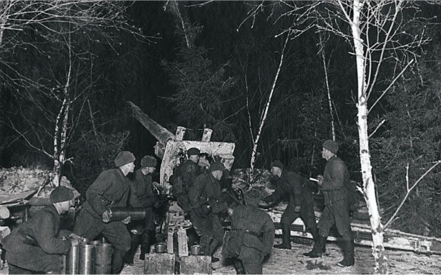 Фотографии связанных с историей Красной и Советской Армии.