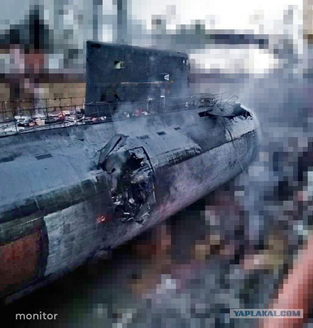 В Севастополе возник пожар после ракетной атаки