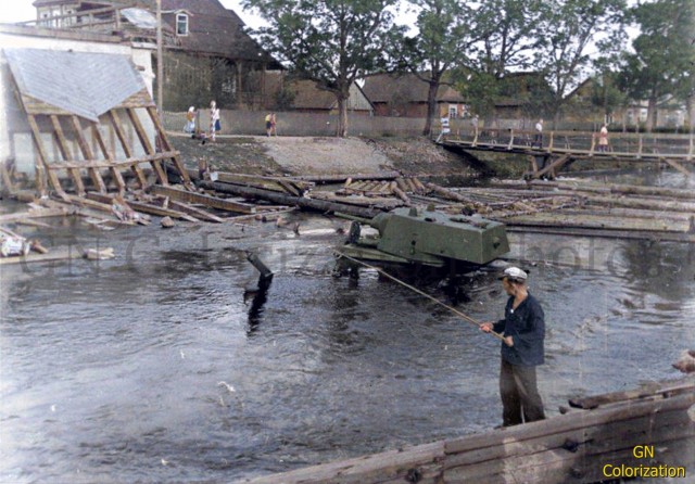 Цветные фотографии бронетехники времён Второй мировой войны
