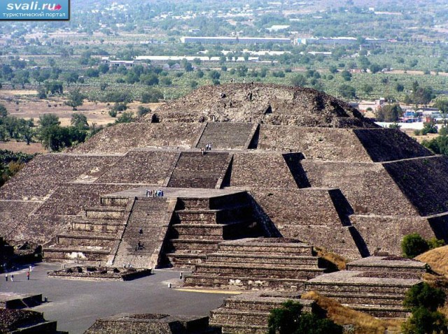 Cтроители снесли древнюю пирамиду Майя...
