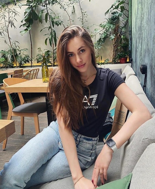 Красивая прыгунья!