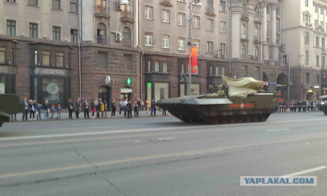 Проход техники. Москва, Тверская 29 апреля