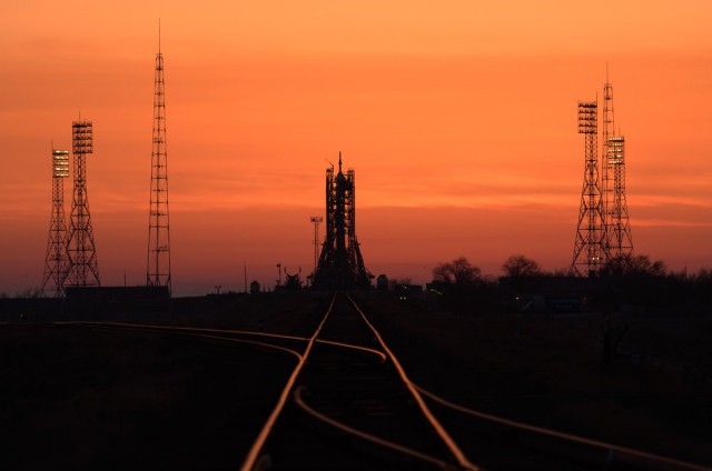 Запуск ракеты «Союз-ФГ» с космическим кораблем «Союз МС-12»