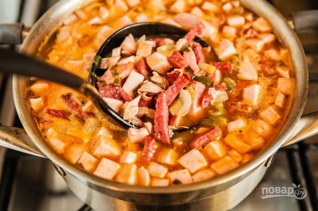 Диетолог рассказала, какой суп самый вредный