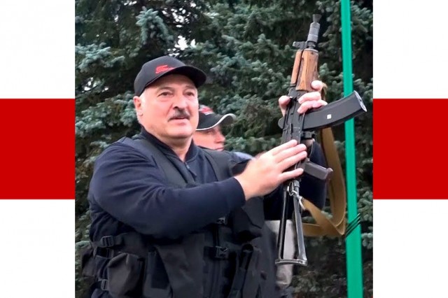 Лукашенко о Навальном: Будучи в бессознательном состоянии, склепал двухчасовой фильм