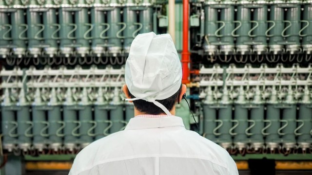 Правительство РФ ввело временные ограничения на экспорт обогащенного урана в США