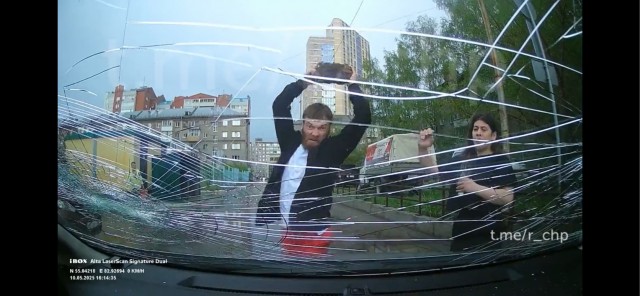«Че сигналишь?»: очевидцы рассказали подробности нападения с ножом в центре Новосибирска