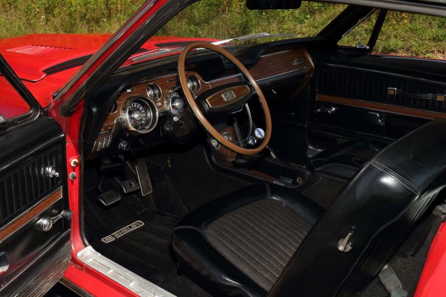 60 лет Shelby Mustang. Красивых автофото пост к юбилею