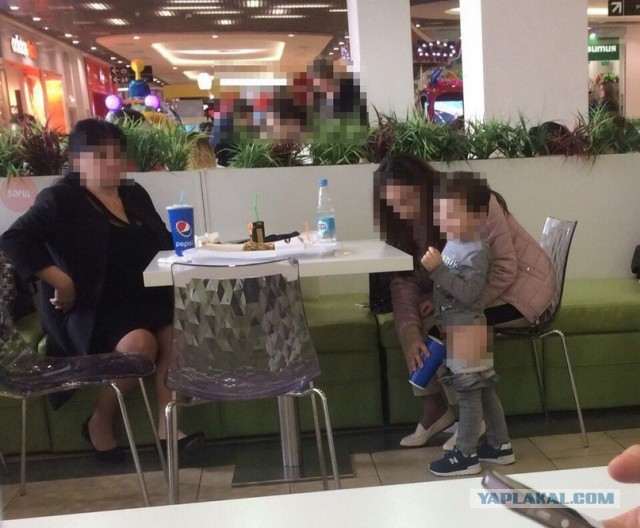 В "Кофемании" мать попросили не кормить ребенка грудью