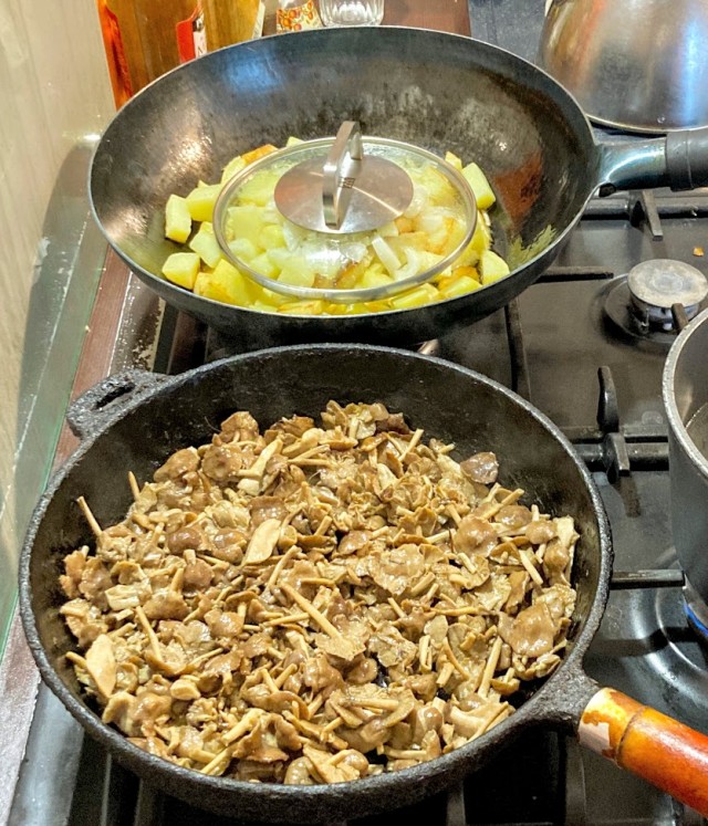Жареный картофель. Кулинария.