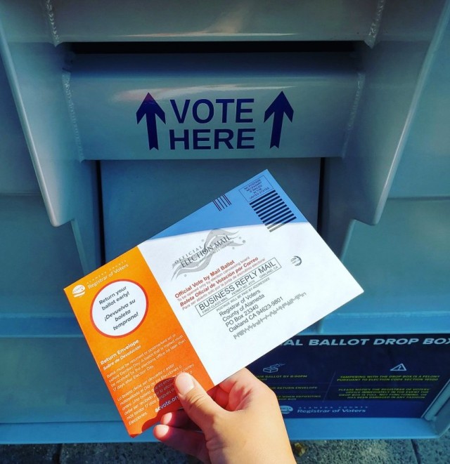 В ЦИК России сочли голосование по почте на выборах в США непрозрачным