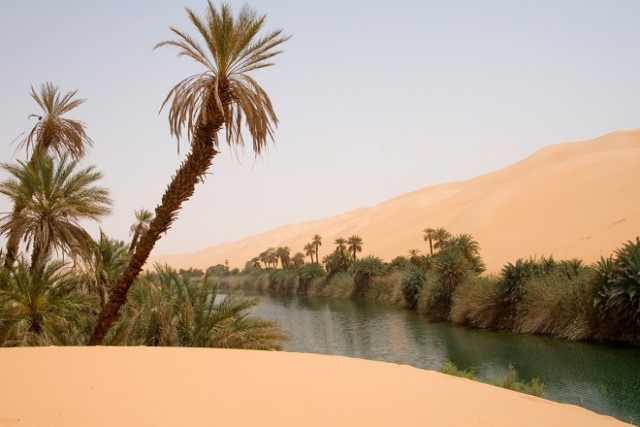 Как глубоки пески пустыни Сахара и что находится под ними?